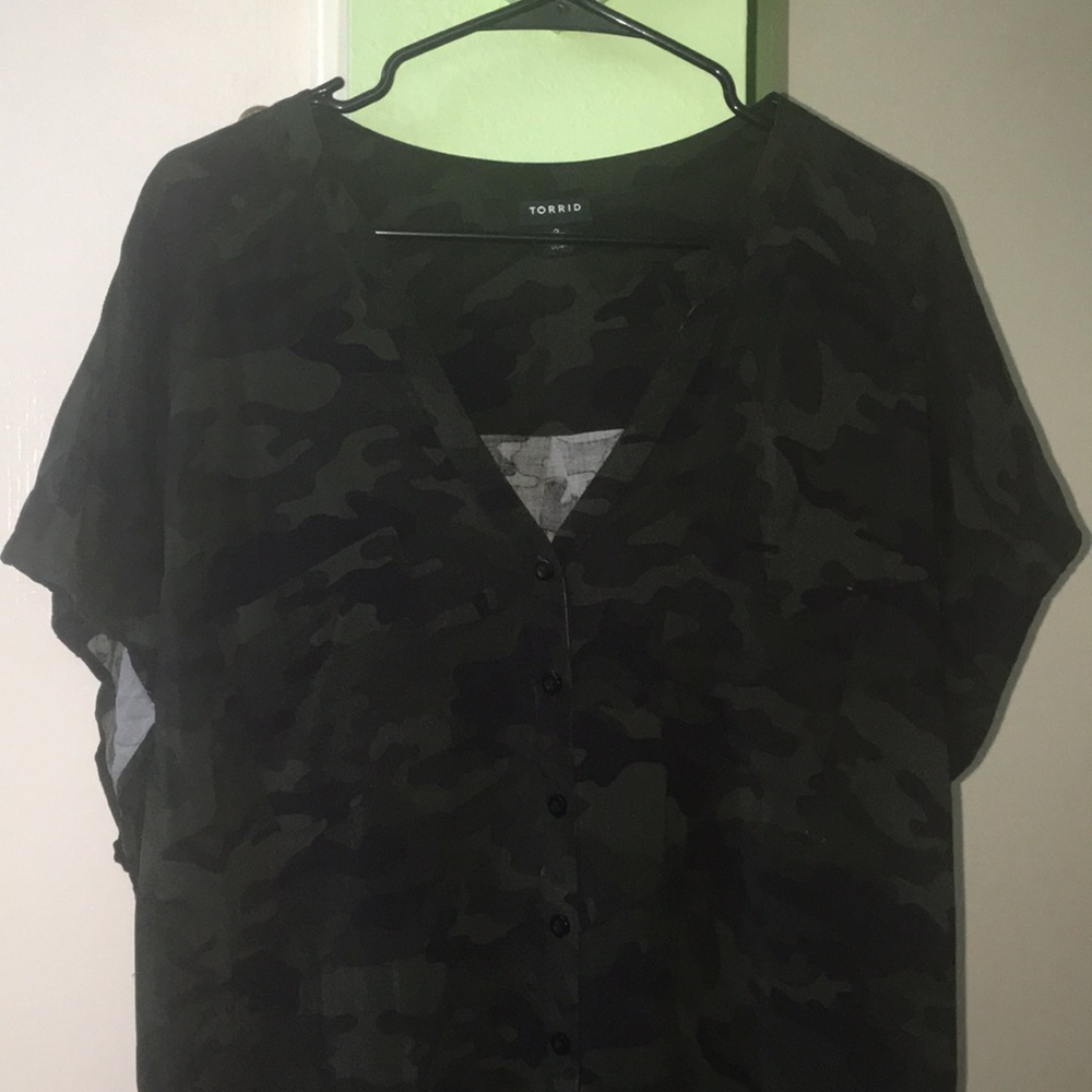 Camo top